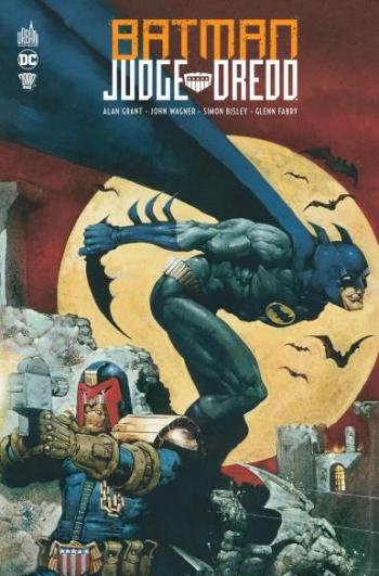 Couverture de l'album Batman / Judge Dredd - INT. Batman / Judge Dredd